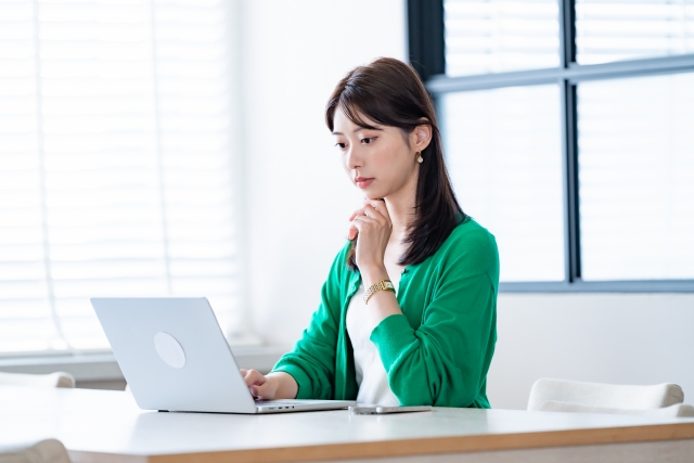 働く女性